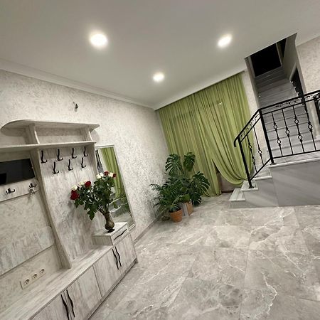 Three Palms Guest House Tiflis Exterior foto