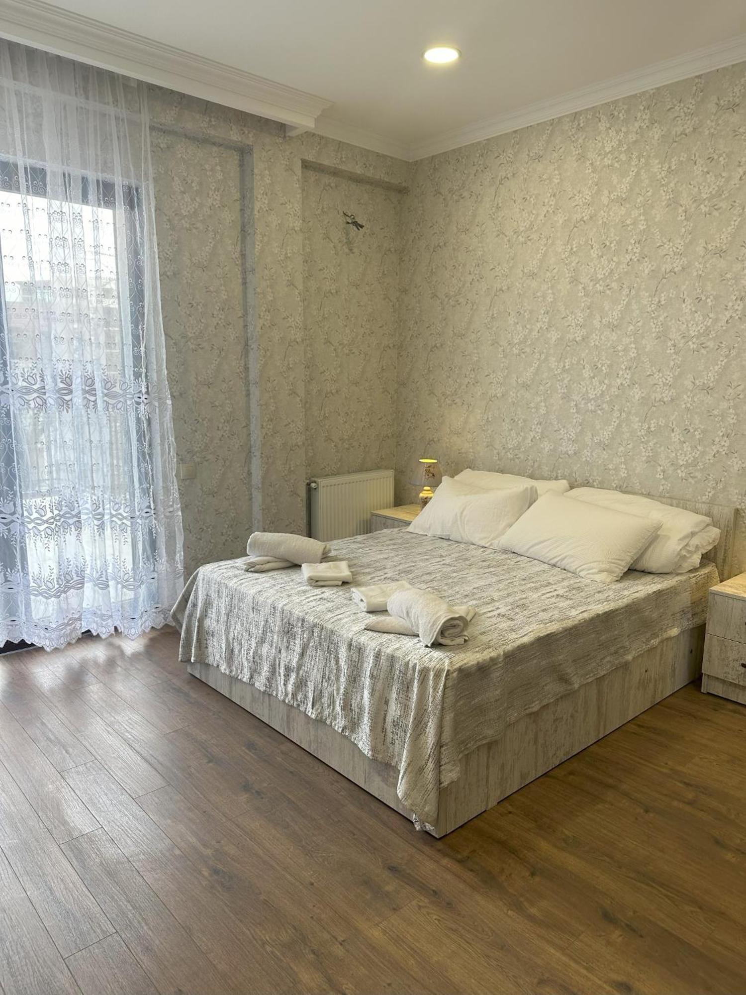 Three Palms Guest House Tiflis Exterior foto