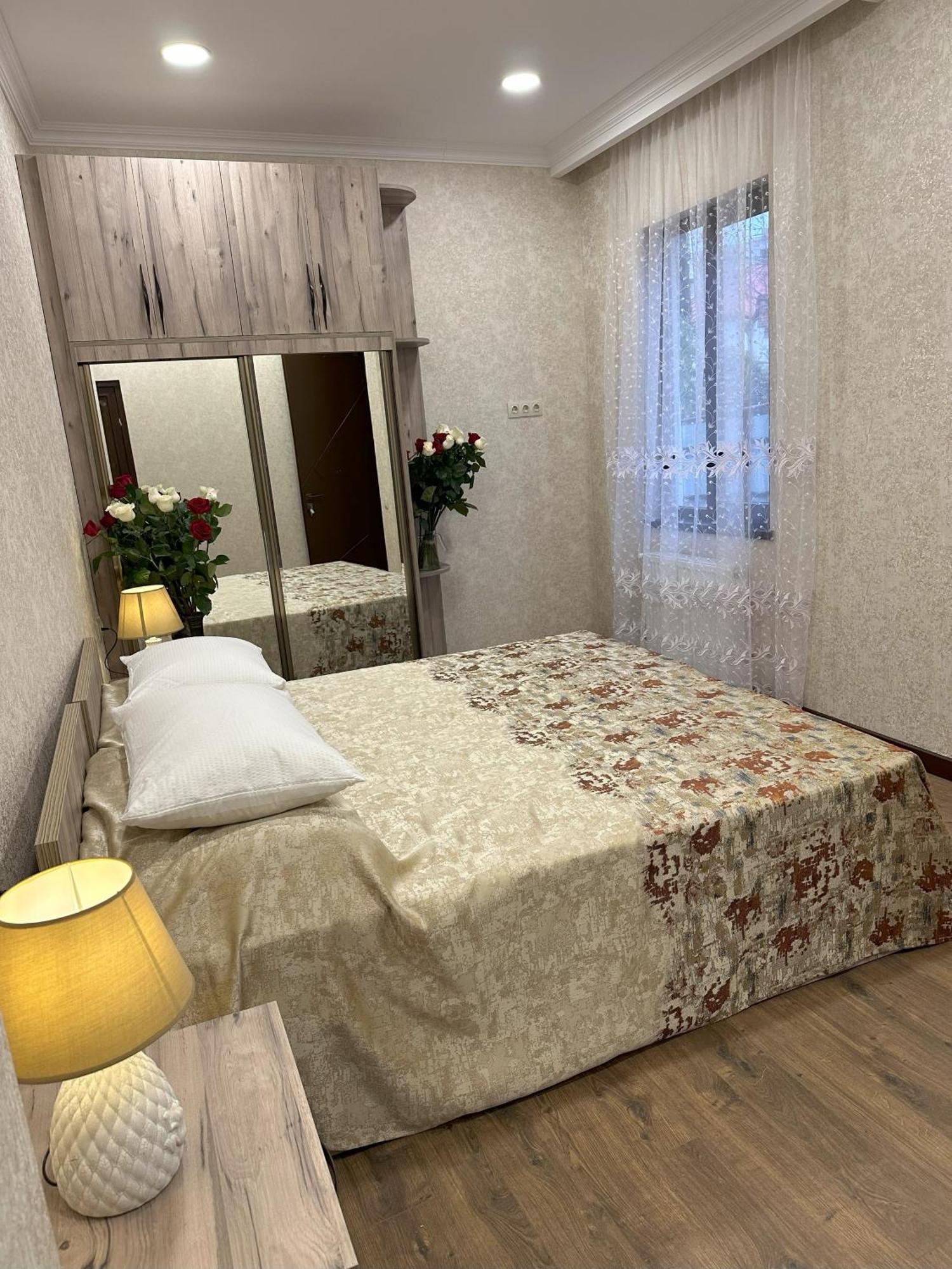 Three Palms Guest House Tiflis Exterior foto