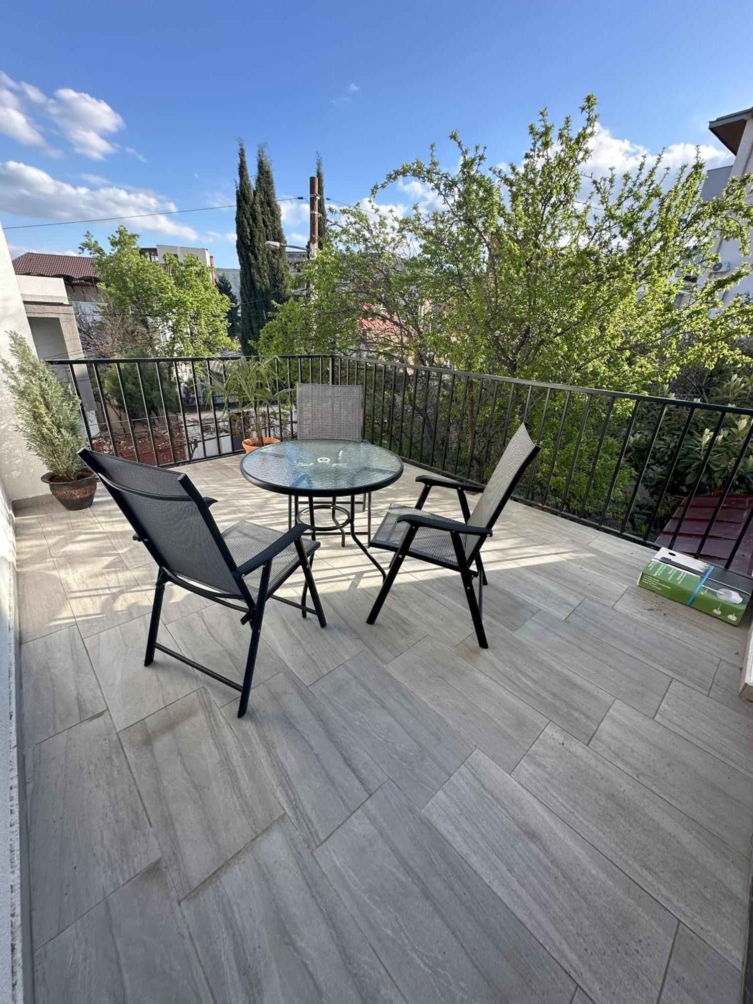Three Palms Guest House Tiflis Exterior foto